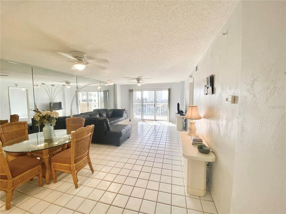 Recently Rented: $2,000 (2 beds, 2 baths, 1554 Square Feet)