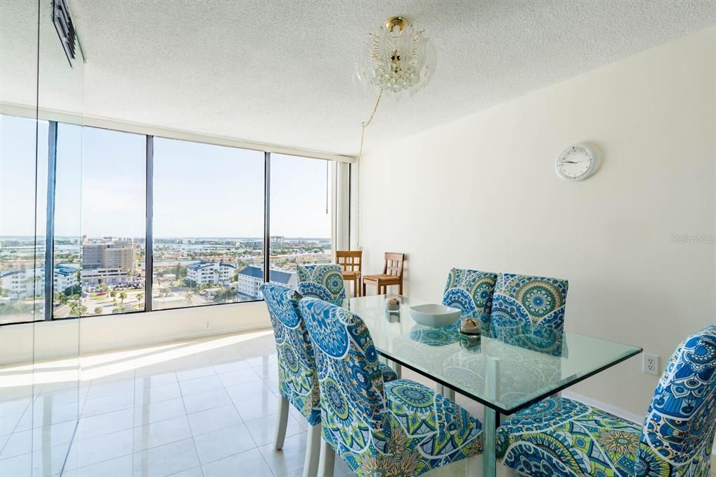 Recently Sold: $950,000 (2 beds, 2 baths, 2040 Square Feet)