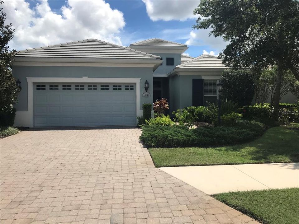 Recently Sold: $599,900 (3 beds, 2 baths, 2412 Square Feet)