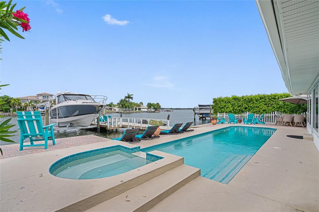 Recently Sold: $1,285,000 (3 beds, 2 baths, 1805 Square Feet)