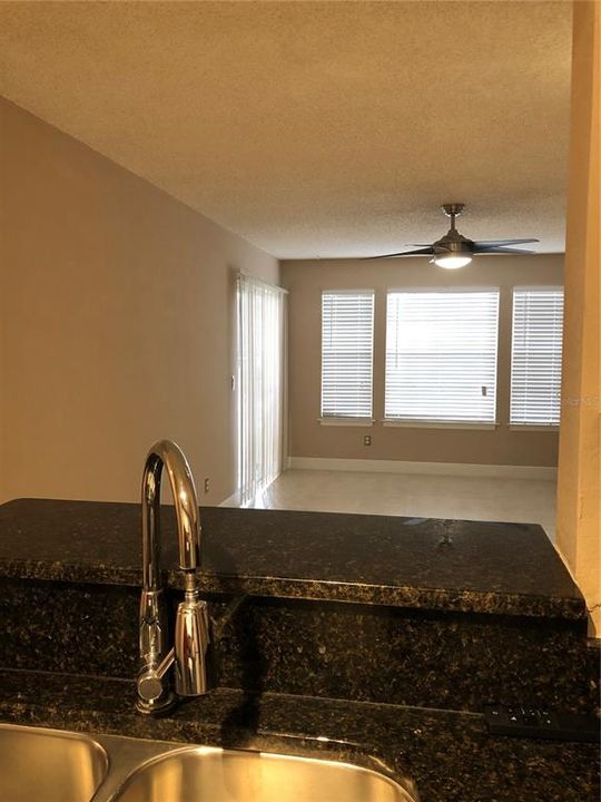 Recently Rented: $1,050 (1 beds, 1 baths, 627 Square Feet)