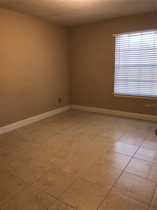 Recently Rented: $1,050 (1 beds, 1 baths, 627 Square Feet)