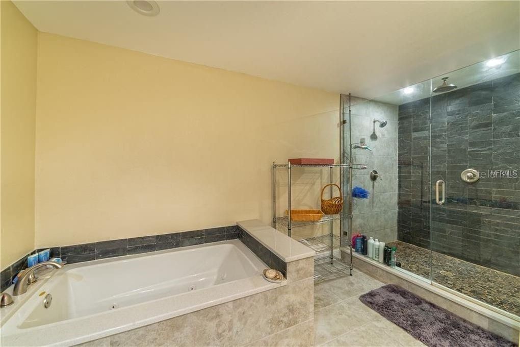 最近租的: $3,000 (4 贝兹, 2 浴室, 3122 平方英尺)