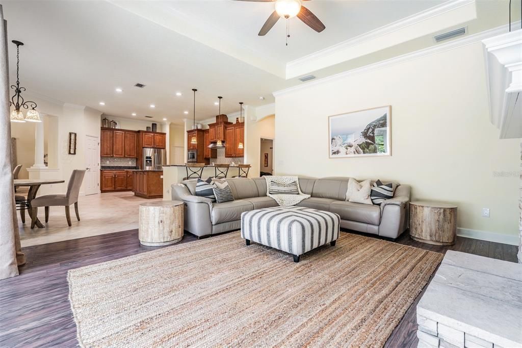 Recently Sold: $875,000 (4 beds, 3 baths, 2814 Square Feet)