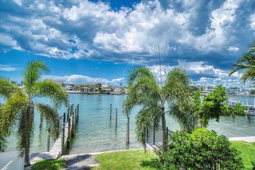 Recently Sold: $1,225,000 (3 beds, 3 baths, 2275 Square Feet)