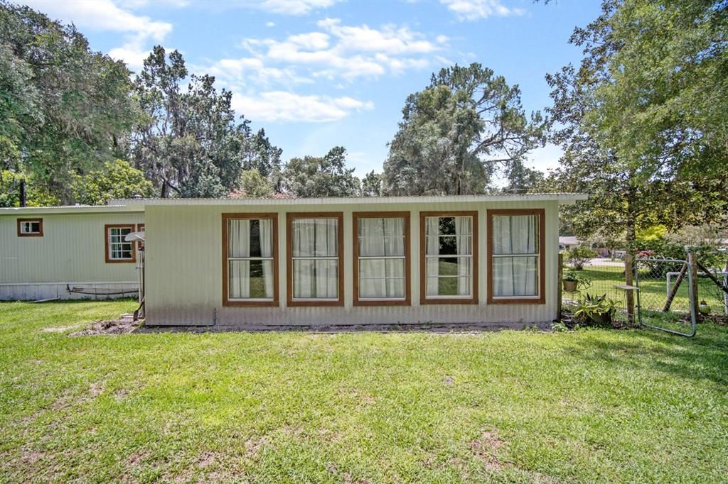 Recently Sold: $115,000 (3 beds, 2 baths, 1090 Square Feet)
