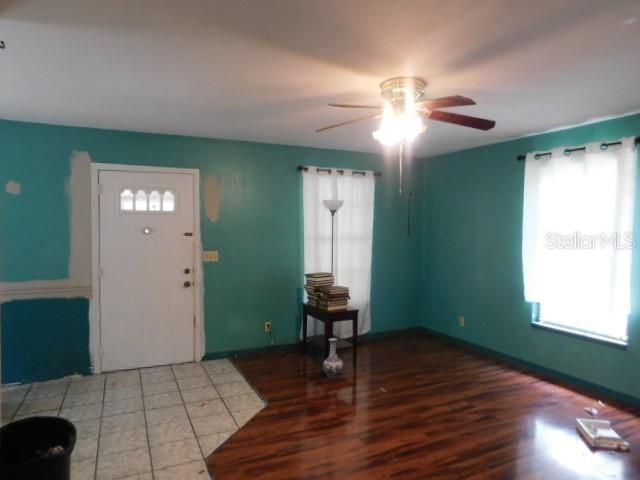 Recently Sold: $129,500 (2 beds, 1 baths, 864 Square Feet)