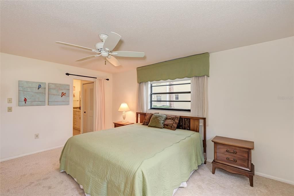 Recently Sold: $220,000 (2 beds, 2 baths, 1064 Square Feet)
