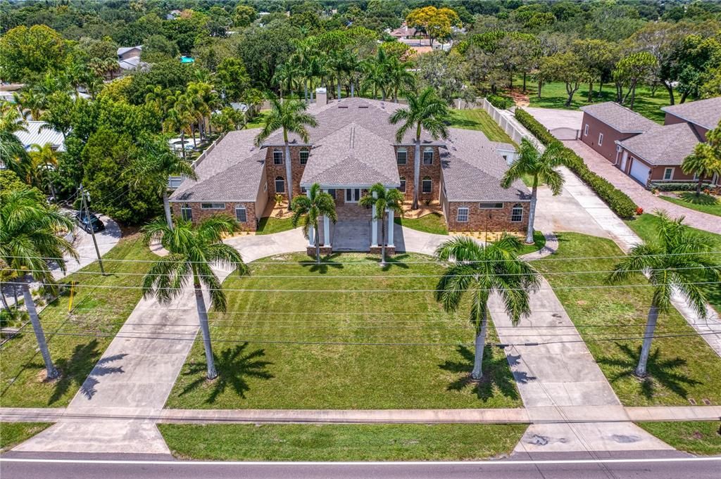 Recently Sold: $2,500,000 (6 beds, 5 baths, 9629 Square Feet)