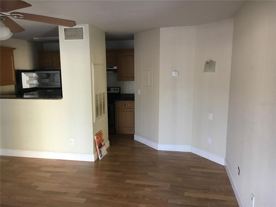 Vendido Recientemente: $99,900 (2 camas, 2 baños, 956 Pies cuadrados)