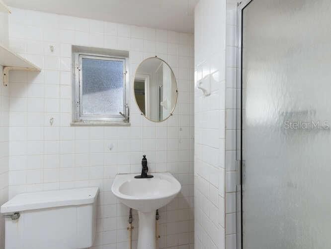 最近售出: $69,900 (2 贝兹, 1 浴室, 751 平方英尺)