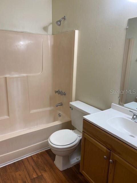 Recently Rented: $875 (2 beds, 1 baths, 800 Square Feet)