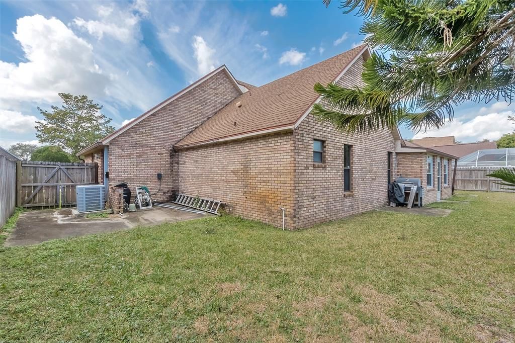 Recently Sold: $250,000 (3 beds, 2 baths, 1682 Square Feet)