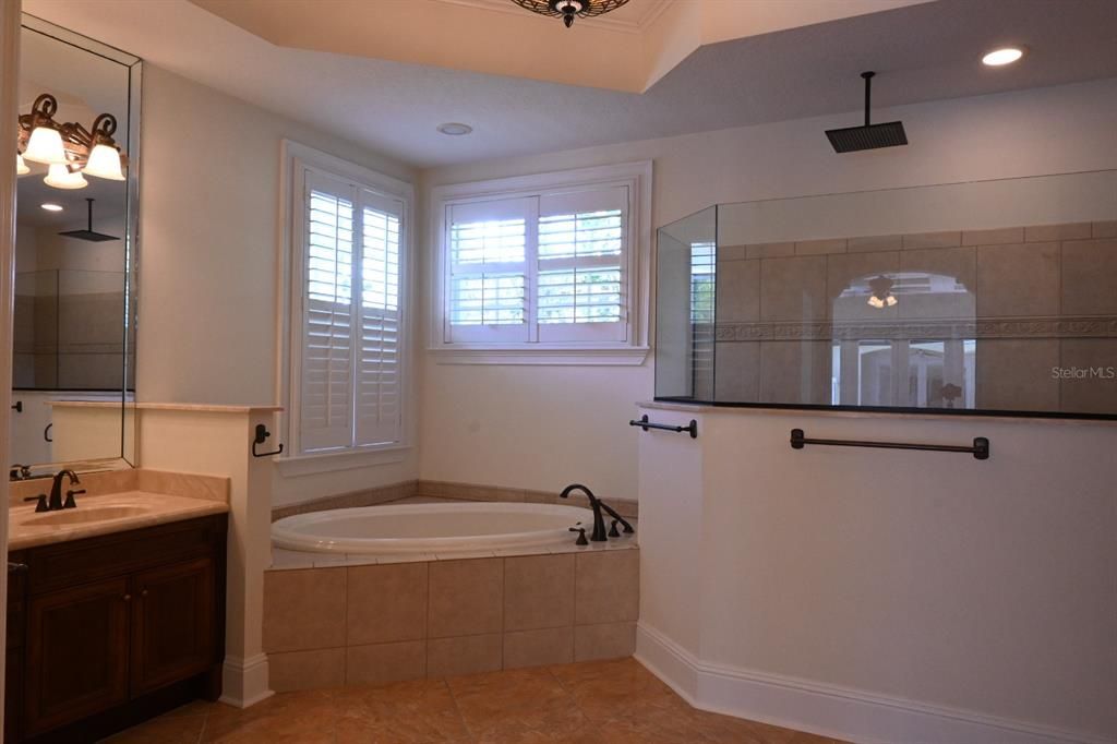 Недавно арендовано: $6,000 (4 спален, 3 ванн, 3833 Квадратных фут)