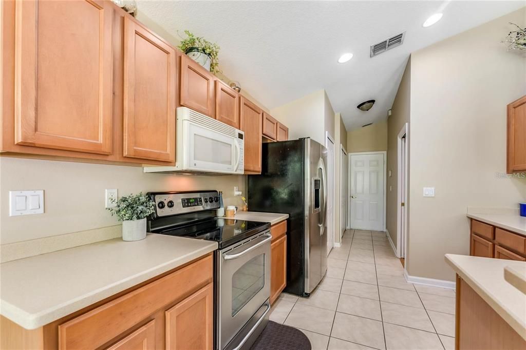 Recently Rented: $2,000 (3 beds, 2 baths, 1682 Square Feet)