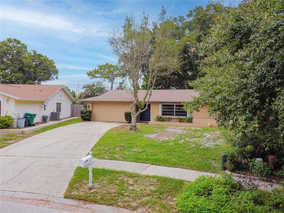 Solid block home in non-flood zone, Great area!