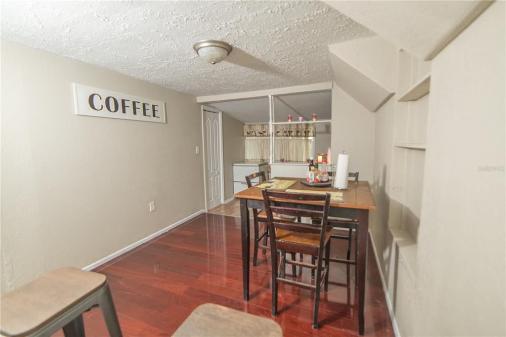 Recently Sold: $145,000 (2 beds, 1 baths, 541 Square Feet)