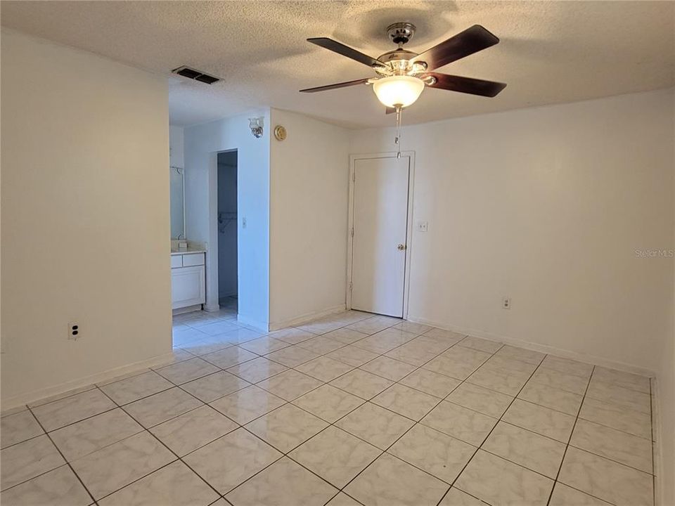 Recently Sold: $350,000 (3 beds, 2 baths, 1526 Square Feet)