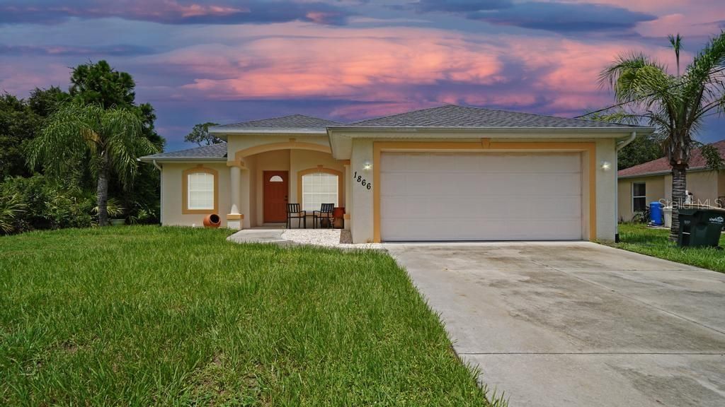 Recently Sold: $270,000 (3 beds, 2 baths, 1385 Square Feet)