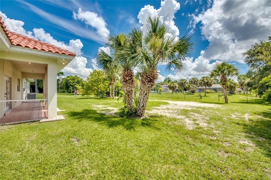 Recently Sold: $350,000 (4 beds, 3 baths, 2685 Square Feet)