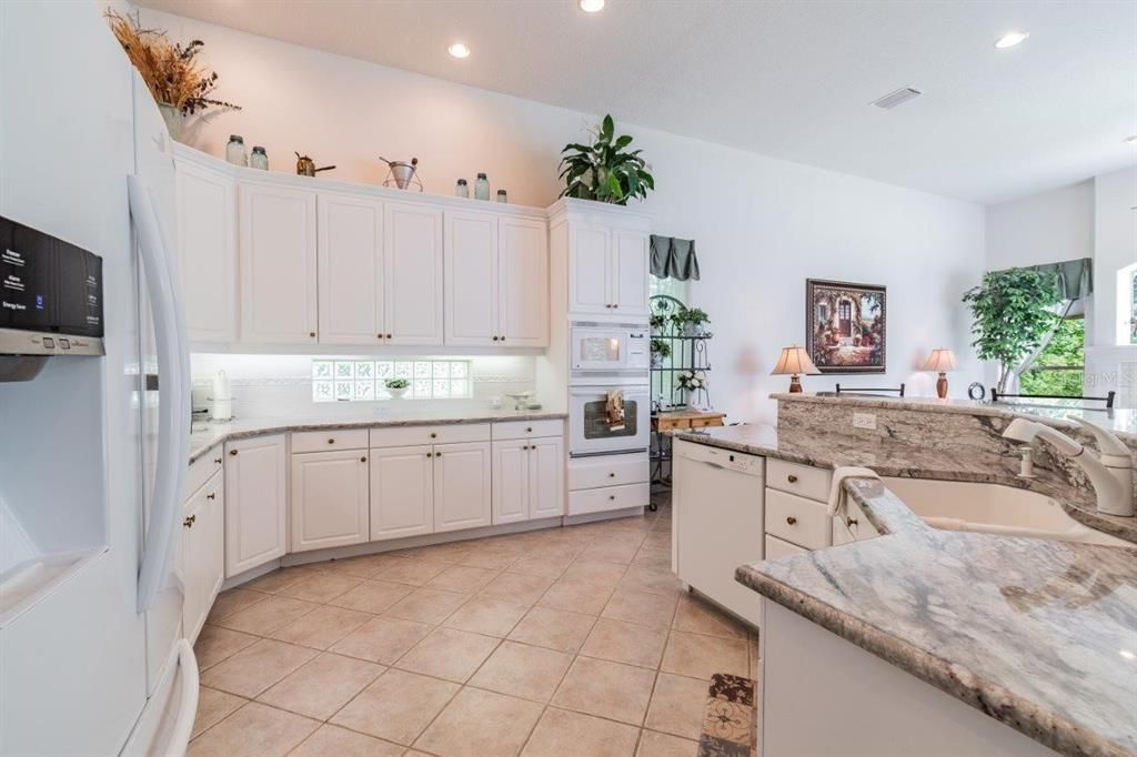 Recently Sold: $525,000 (3 beds, 2 baths, 2512 Square Feet)
