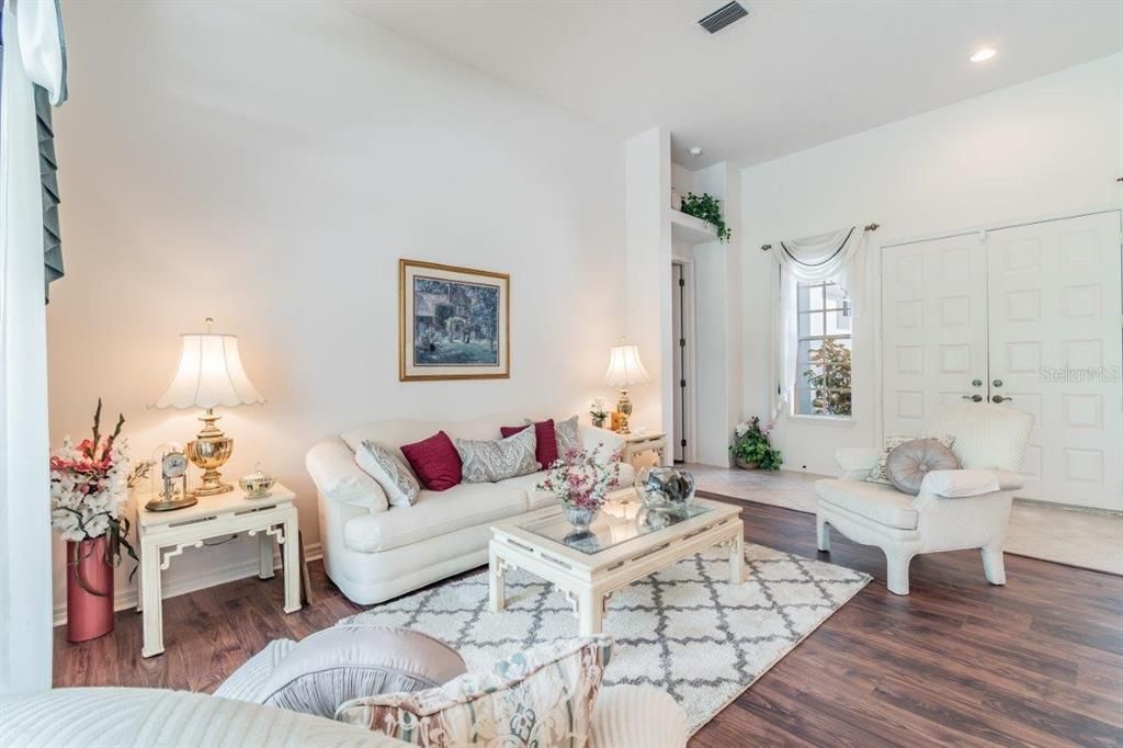 Recently Sold: $525,000 (3 beds, 2 baths, 2512 Square Feet)