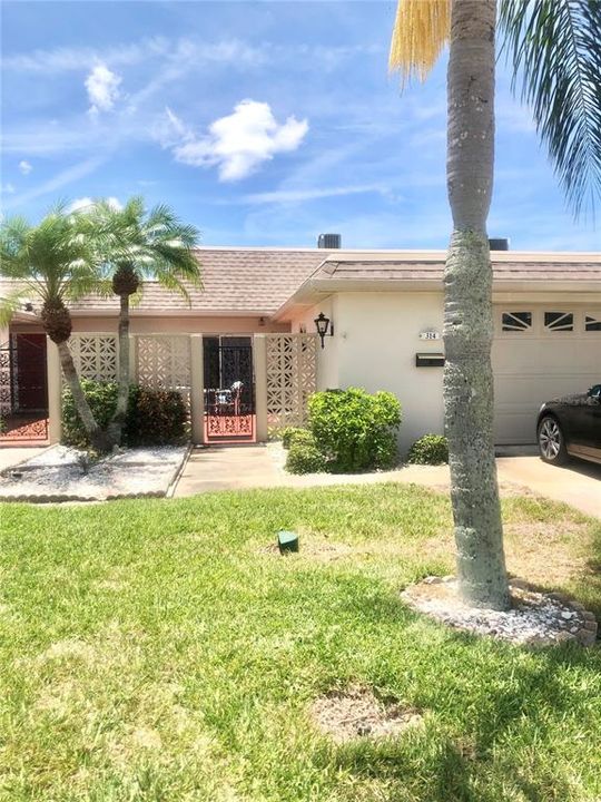 Recently Sold: $389,000 (2 beds, 2 baths, 1400 Square Feet)