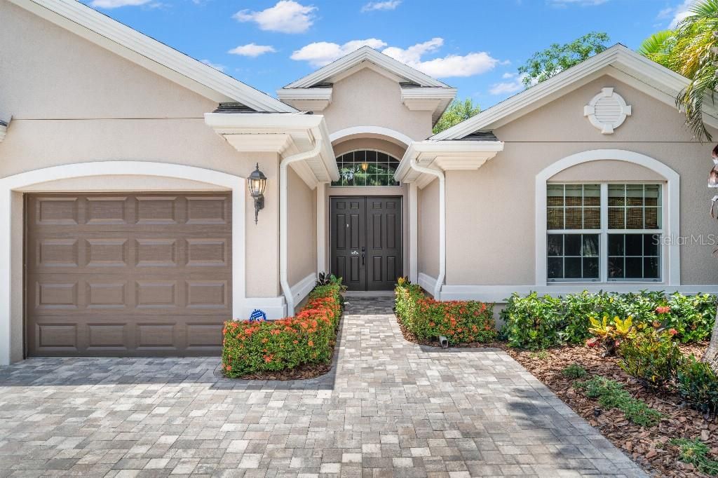 Recently Sold: $849,900 (4 beds, 3 baths, 2734 Square Feet)