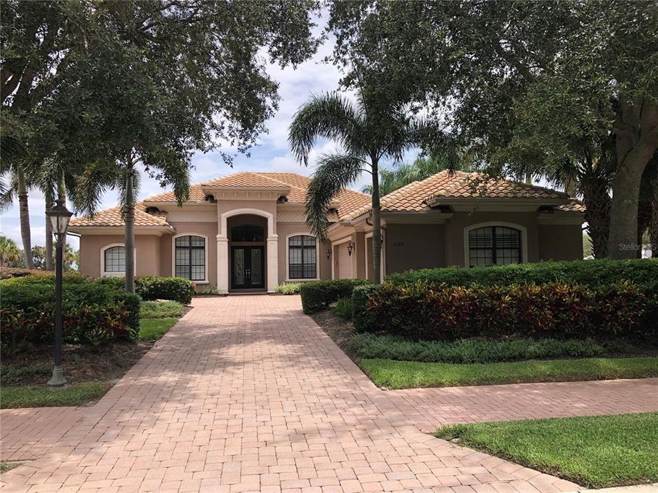 Recently Sold: $1,125,000 (4 beds, 3 baths, 3754 Square Feet)