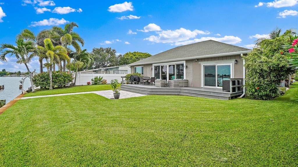 Recently Sold: $1,599,000 (3 beds, 2 baths, 2097 Square Feet)