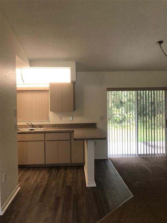 Recently Rented: $975 (1 beds, 1 baths, 875 Square Feet)