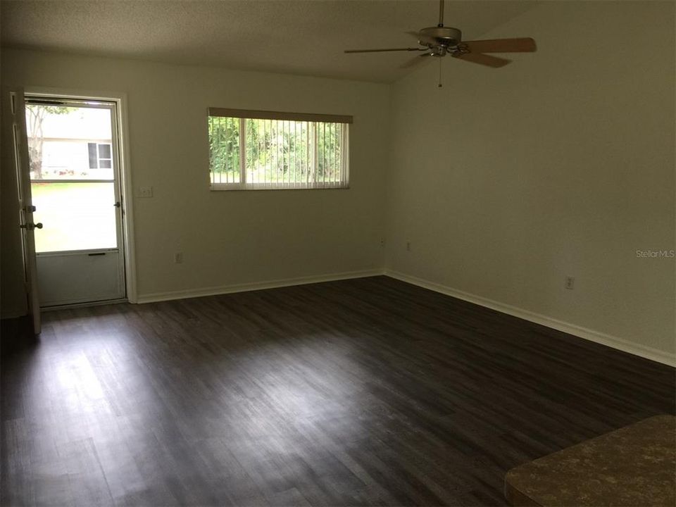 Recently Rented: $975 (1 beds, 1 baths, 875 Square Feet)