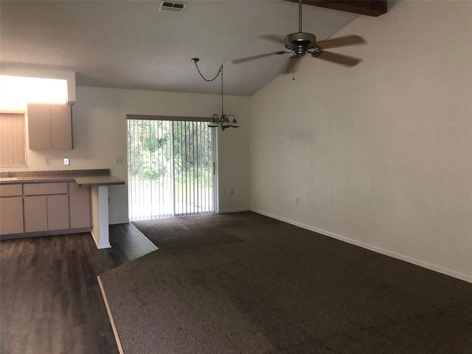 Recently Rented: $975 (1 beds, 1 baths, 875 Square Feet)