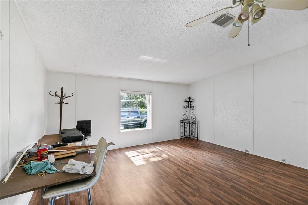 Recently Sold: $250,000 (3 beds, 2 baths, 1296 Square Feet)