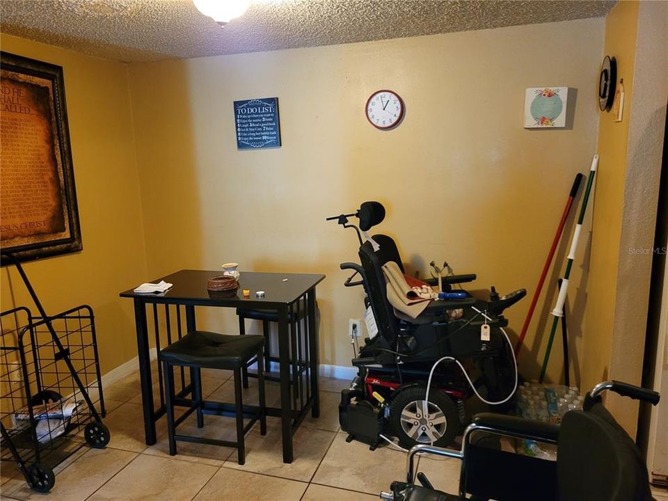 Recently Sold: $45,900 (1 beds, 1 baths, 687 Square Feet)