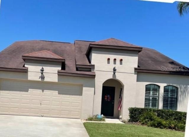 Recently Sold: $385,000 (5 beds, 3 baths, 2715 Square Feet)