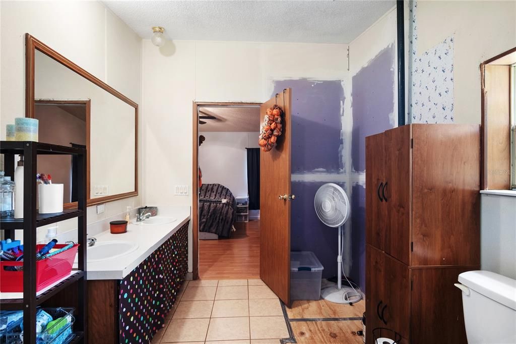 最近售出: $169,800 (3 贝兹, 2 浴室, 1782 平方英尺)