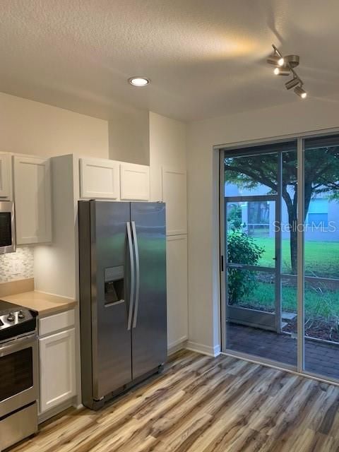 Recently Sold: $219,000 (2 beds, 2 baths, 1409 Square Feet)