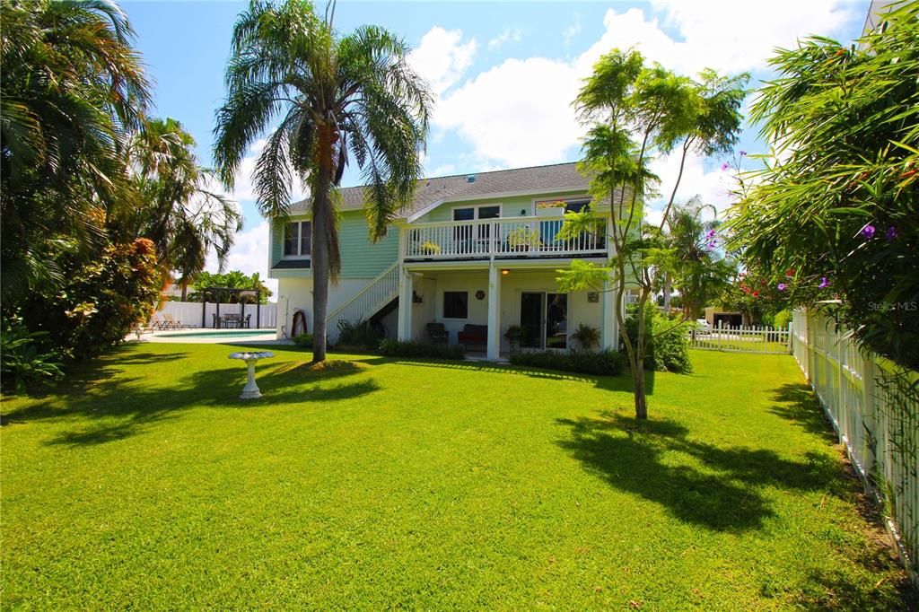 Recently Sold: $935,000 (4 beds, 3 baths, 1916 Square Feet)