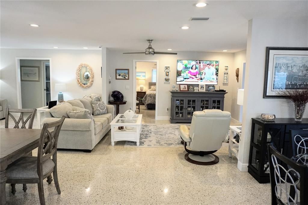 Recently Sold: $1,250,000 (3 beds, 2 baths, 2090 Square Feet)