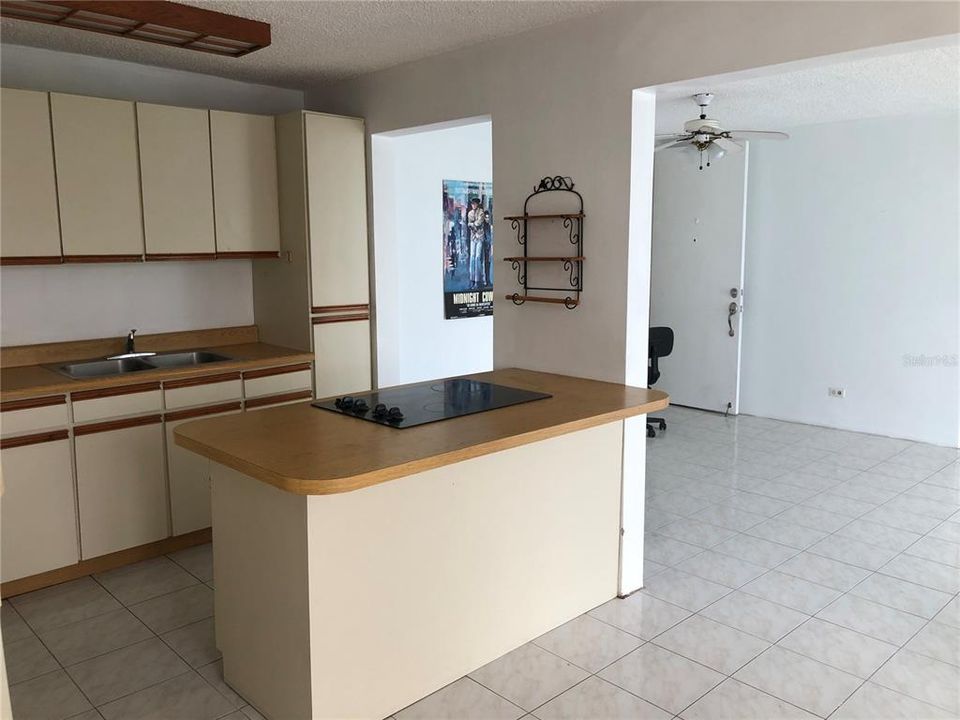 Vendido Recientemente: $85,000 (2 camas, 2 baños, 1106 Pies cuadrados)