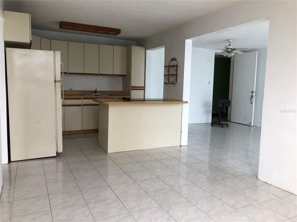 Vendido Recientemente: $85,000 (2 camas, 2 baños, 1106 Pies cuadrados)