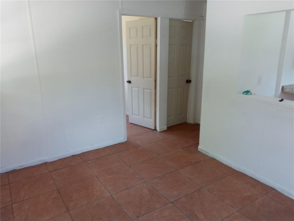 Recently Rented: $650 (2 beds, 1 baths, 437 Square Feet)