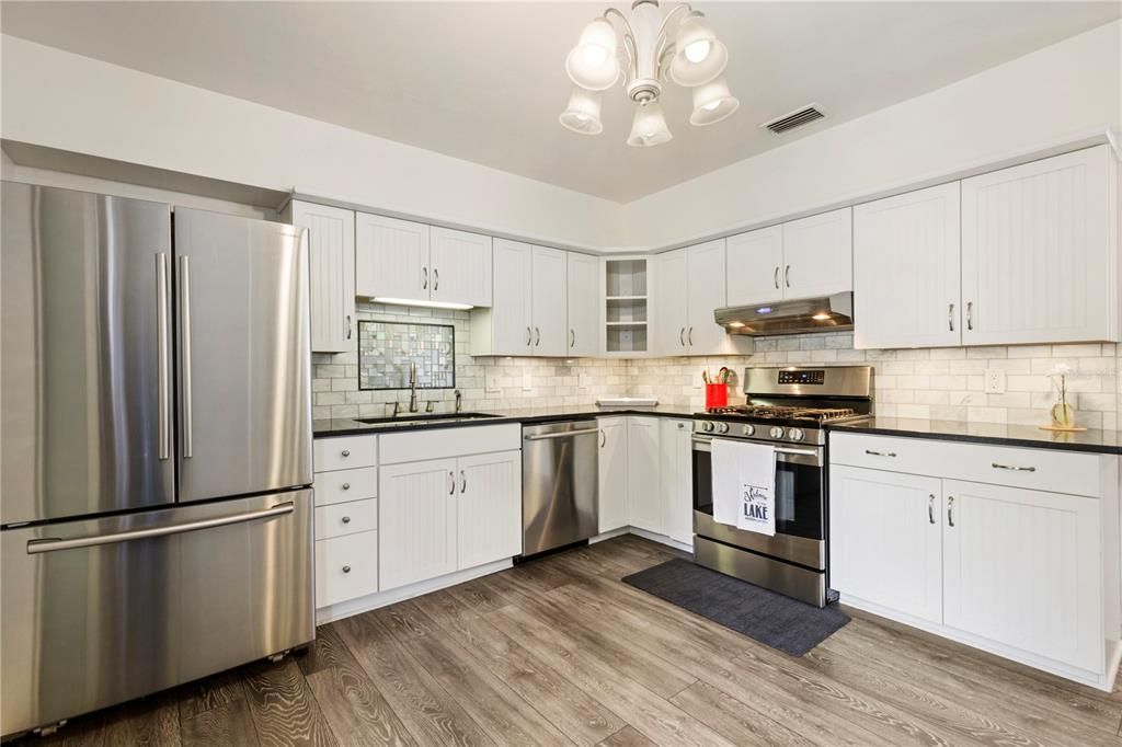 Spacious KitchenCheck out the Backsplash