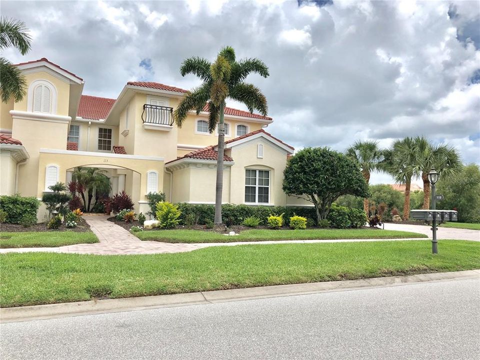 Recently Sold: $360,000 (3 beds, 2 baths, 1753 Square Feet)