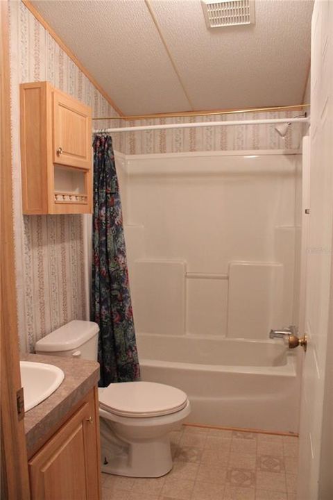 最近售出: $160,000 (3 贝兹, 2 浴室, 1248 平方英尺)