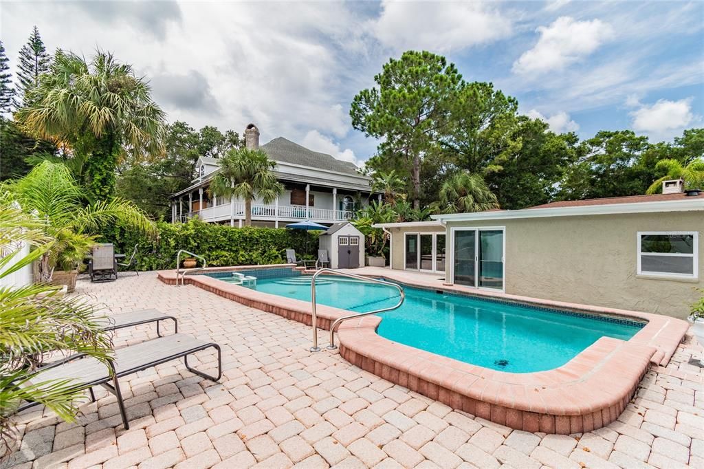Recently Sold: $875,000 (5 beds, 3 baths, 3155 Square Feet)