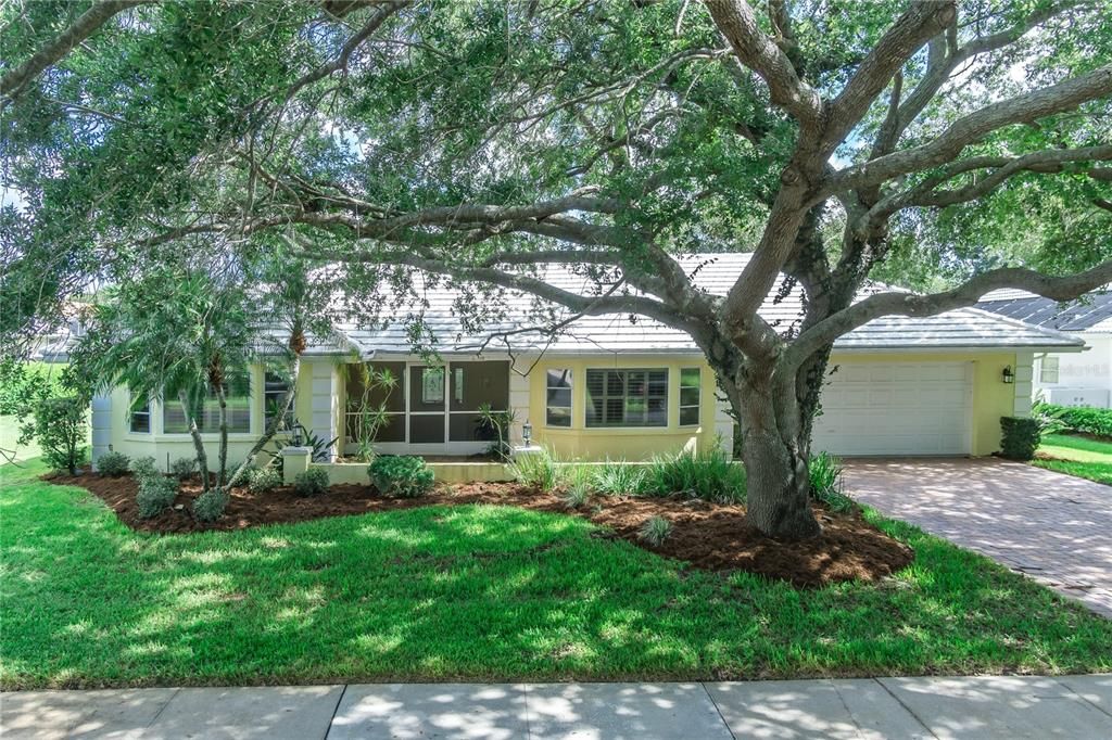 Vendido Recientemente: $399,900 (3 camas, 2 baños, 1968 Pies cuadrados)