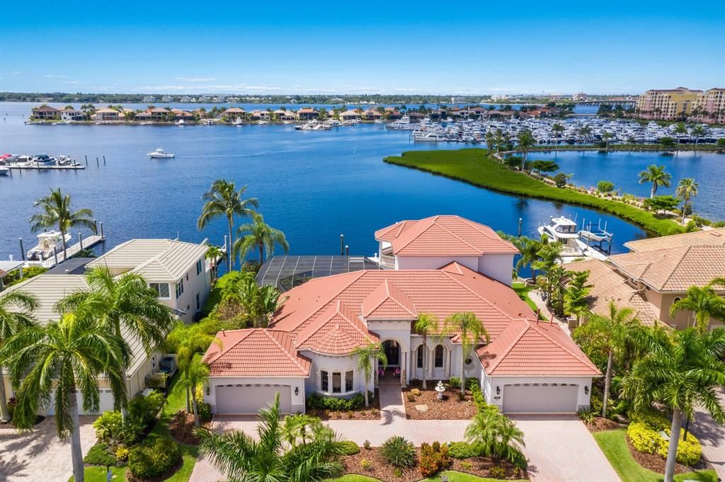 Recently Sold: $2,150,000 (4 beds, 4 baths, 4775 Square Feet)