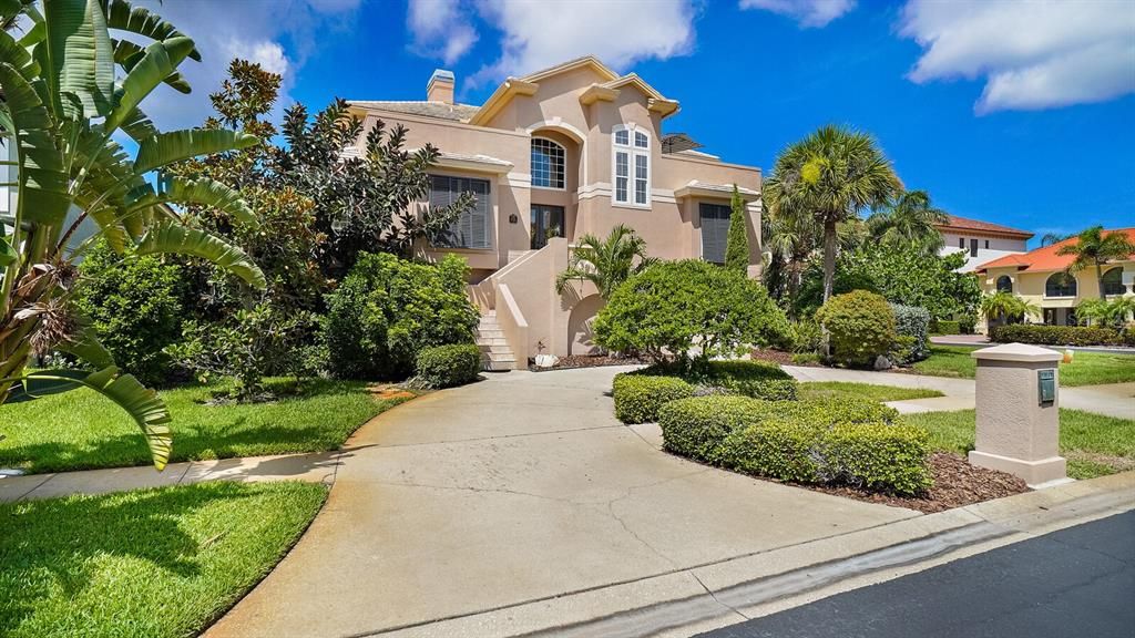 Recently Sold: $1,350,000 (4 beds, 4 baths, 3287 Square Feet)